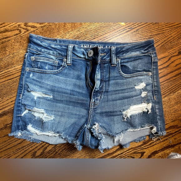 American Eagle Shorts - size 4 to size 8 - Picture 4 of 4